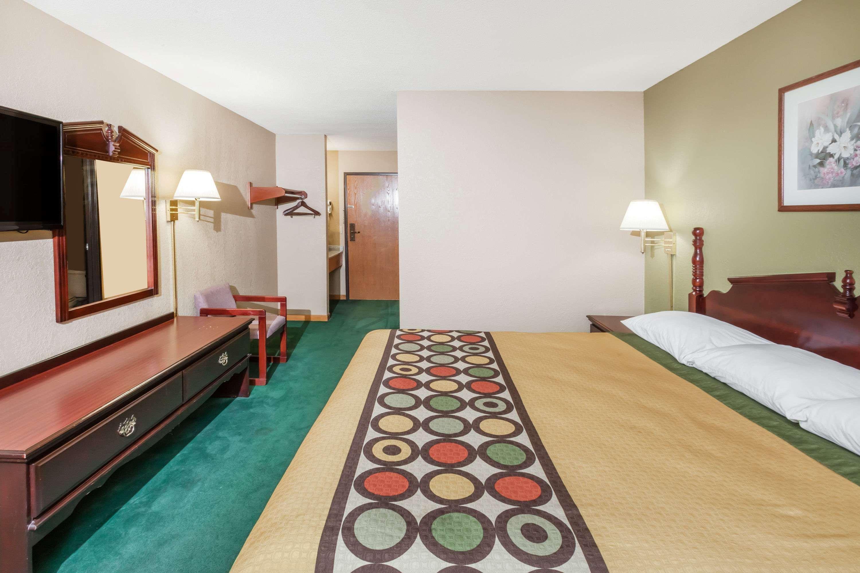 במוטל Super 8 By Wyndham Mclean/Bloomington Sw מראה חיצוני תמונה
